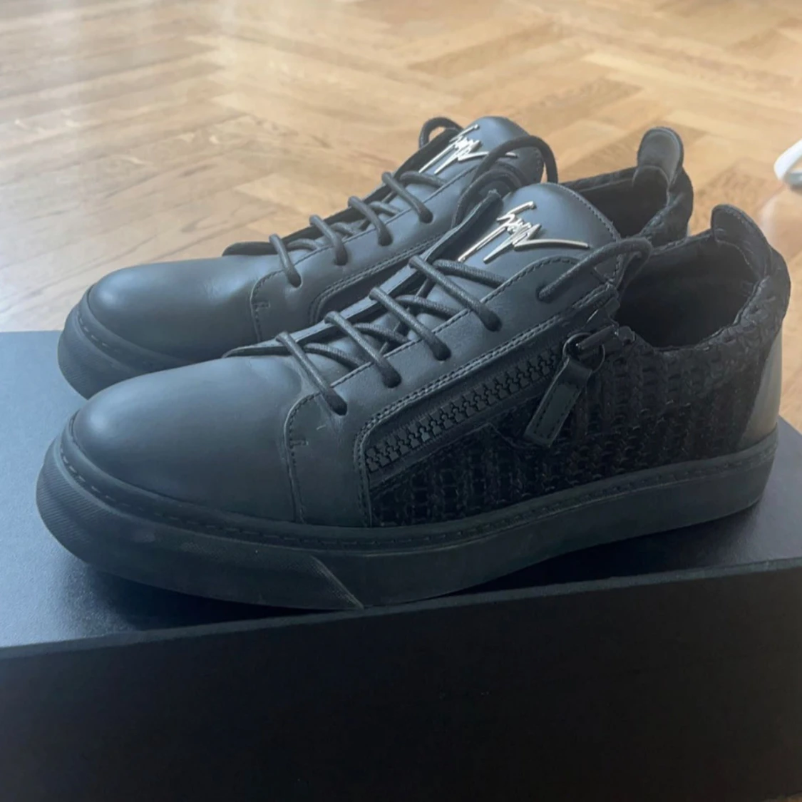 Svarta sneakers från Giuseppe Zanotti - 1