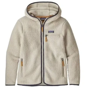 Beige fleecejacka från Patagonia - Mysig beige fleecejacka från Patagonia med huva och hel dragkedja. Jackan har två sidofickor med dragkedja och en bröstficka.🩷
