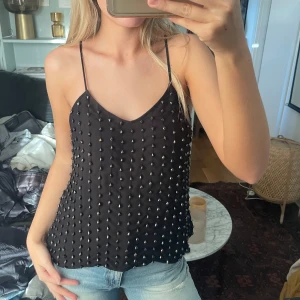 Pärl/glitter linne/topp - Topp från Hm storlek 40