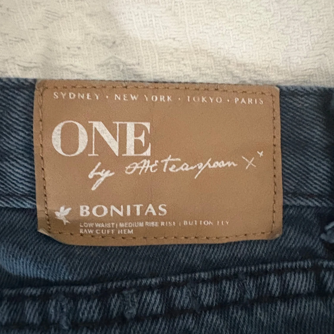 Mörkblå jeansshorts från One Teaspoon - 2