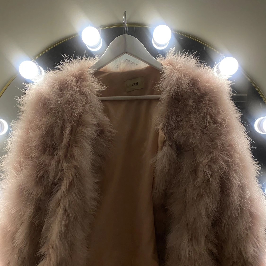 Ljusrosa fluffig pälsjacka från WOS