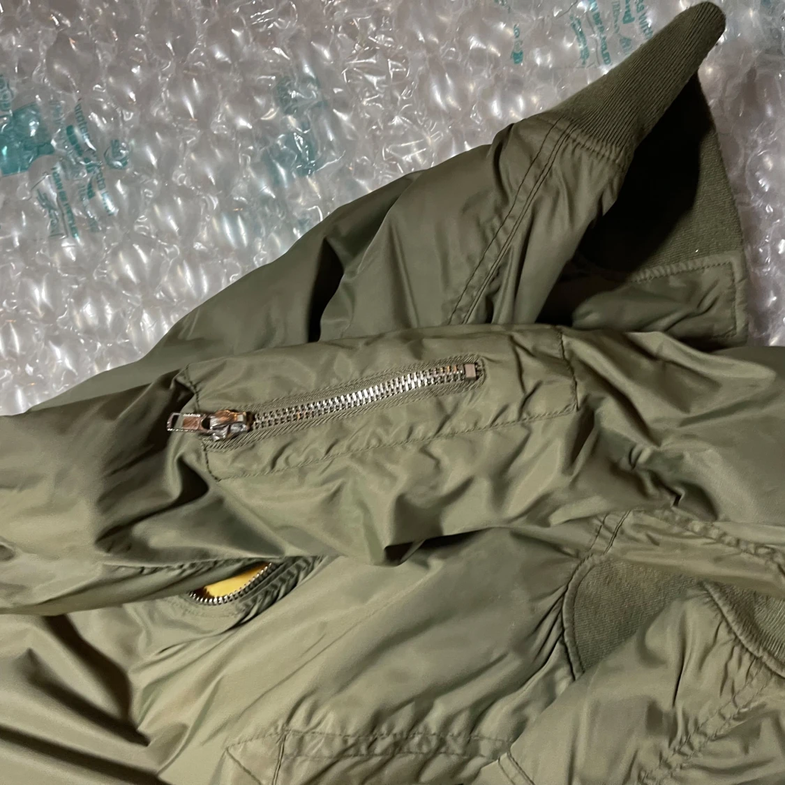 Olivgrön bomberjacka från Rut&Circle - 3