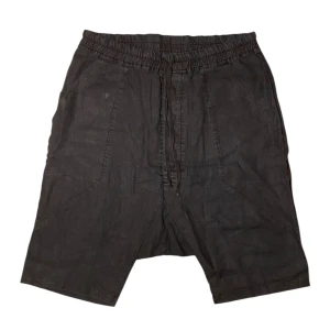 Airstep/AS.98 drop crotch shorts - Airstep/AS.98 drop crotch shorts i storlek M. 100% linen. Mått: ytterbenslängd - 42 cm, midjemått - 64 cm, benöppning - 24 cm. Skriv för fler bilder och frågor! 