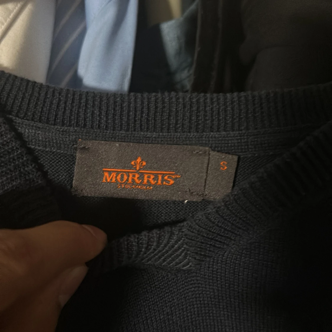 Mörkblå stickad tröja från Morris - 2