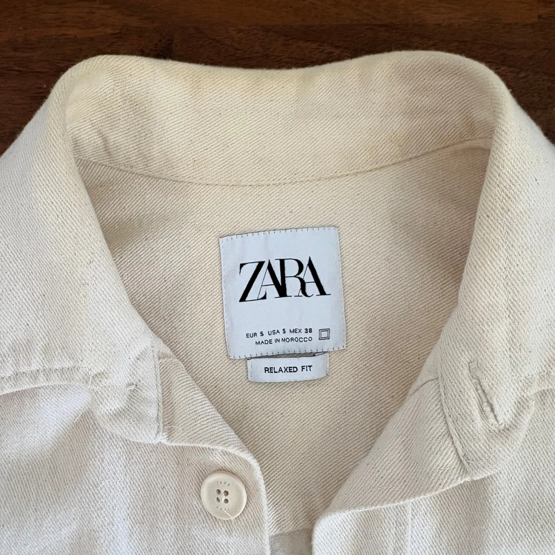 Beige overshirt från Zara med print - 3