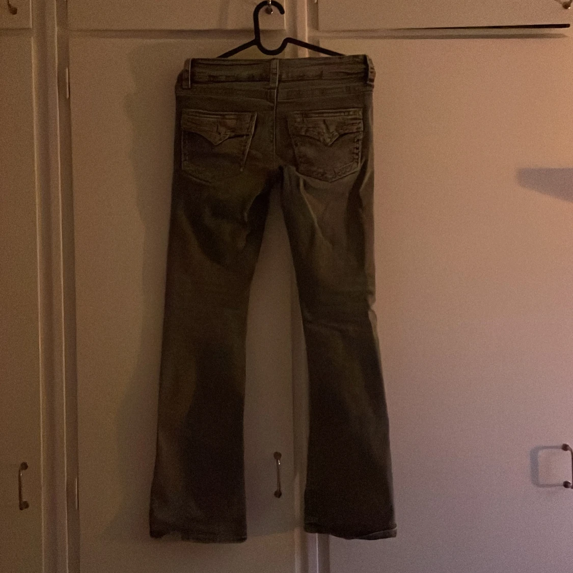 Grå bootcut jeans från Gina Tricot 158 - 1