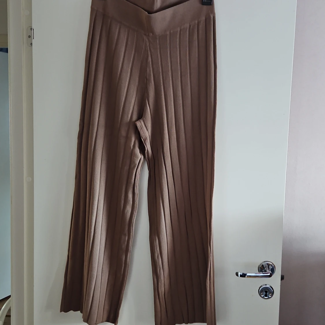 Bruna/gedigen  ribbade sättet från KappAhl - 2