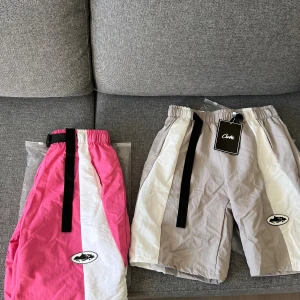 Corteiz shorts - Storlek M på båda. Helt oanvända, påse medföljer. 900kr styck