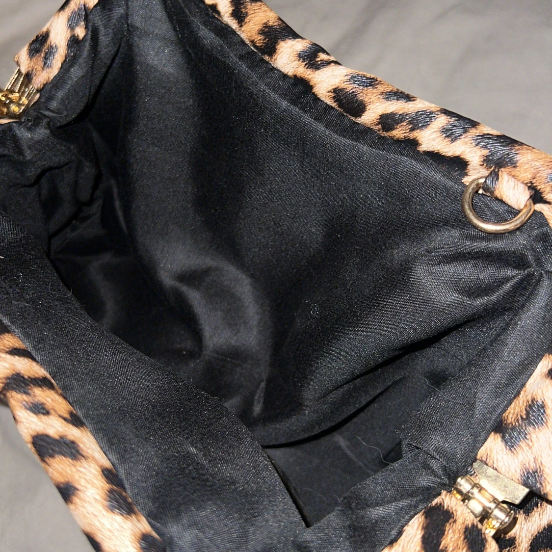 Leopardmönstrad väska/necessär  - 2