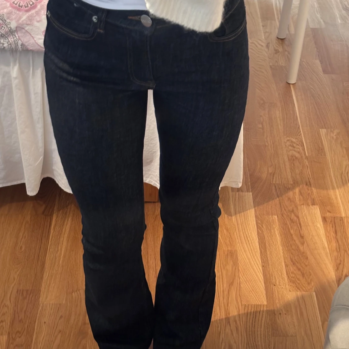 Mörkblå bootcut jeans från DNM7 - 1