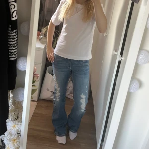Snygga jeans  - Skitsnygga jeans ifrån Gina tricot. Knappt använda säljer då de är för små