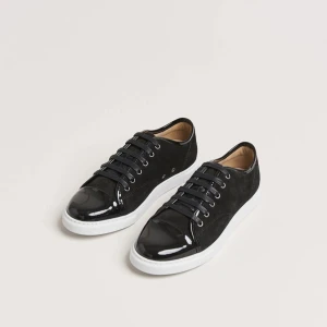 LANVIN Ddb1 skor dam  - Säljer ett par näst intill nya LANVIN SKOR, säljes pga fel storlek. Kvitto, box , dustbag osv medföljs. Skorna är använda vid endast 1 tillfälle. NYPRIS: 5400kr