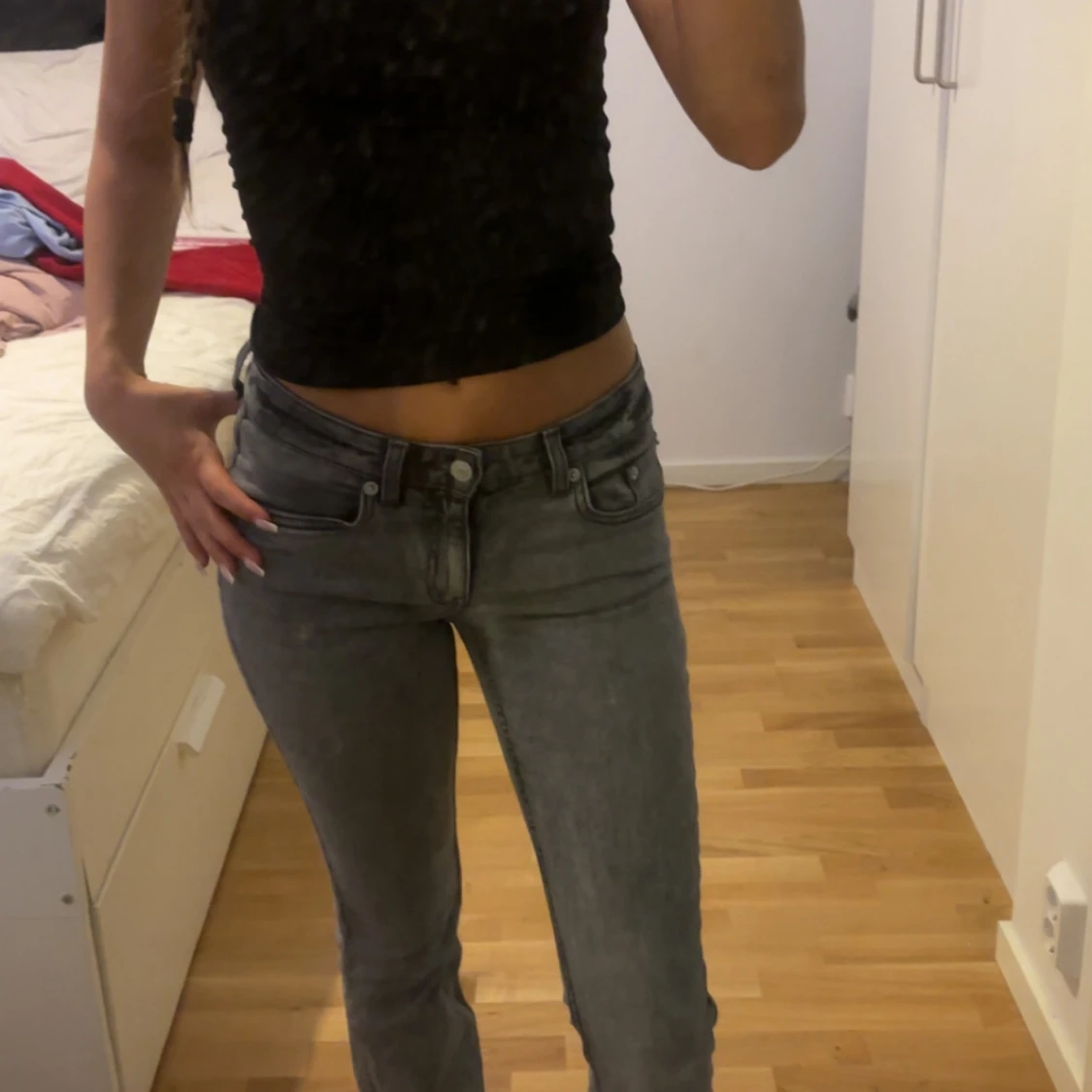 Grå bootcut jeans