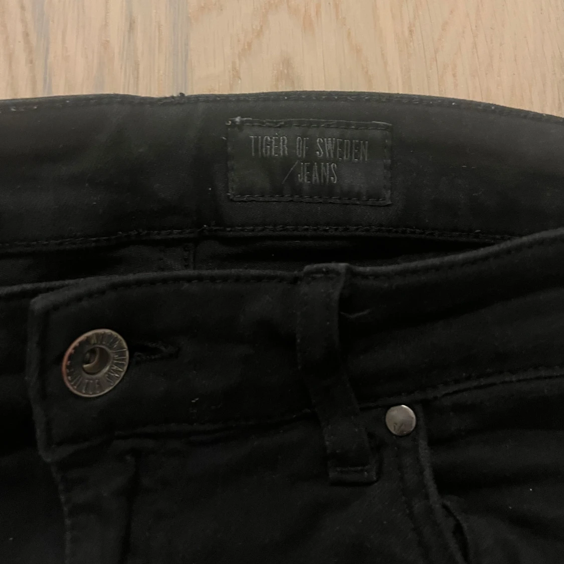 Svarta jeans från Tiger of Sweden