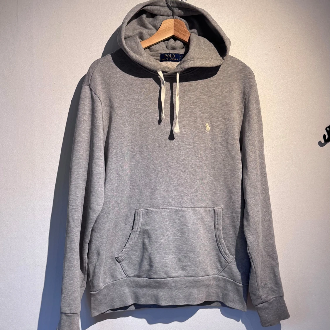 Grå hoodie från Polo Ralph Lauren