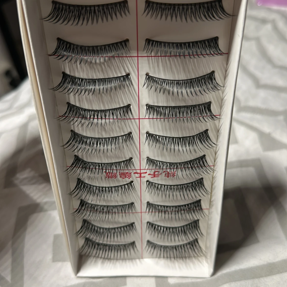 Svarta lösögonfransar i multipack