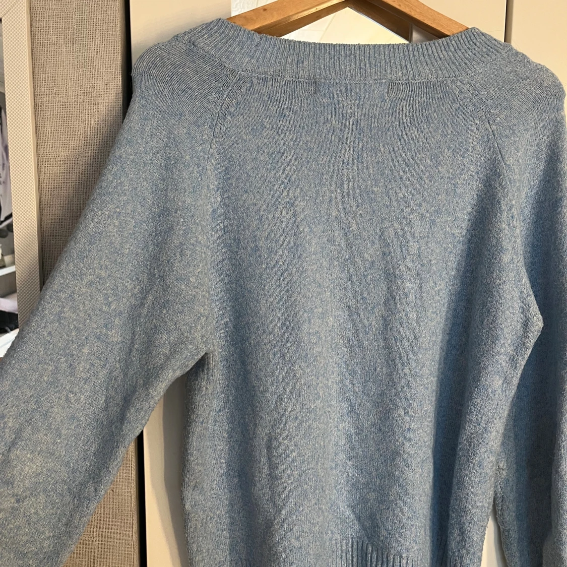 Ljusblå stickad tröja - 1