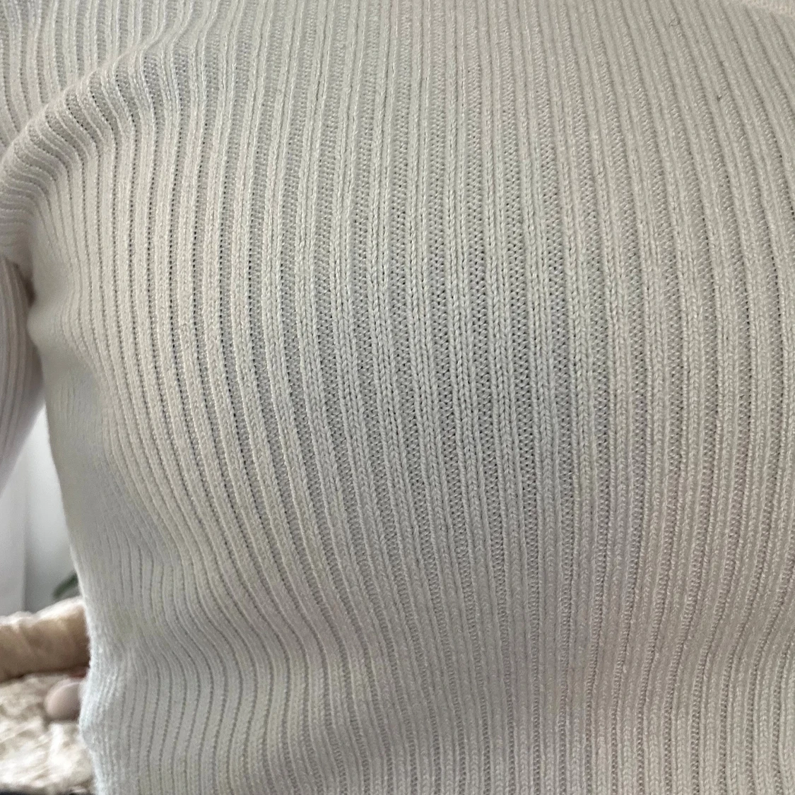 Vit ribbad långärmad tröja - 1