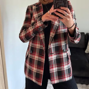 Rutig kavaj HM - En rutig kavaj från hm som passar så bra nu till hösten! 