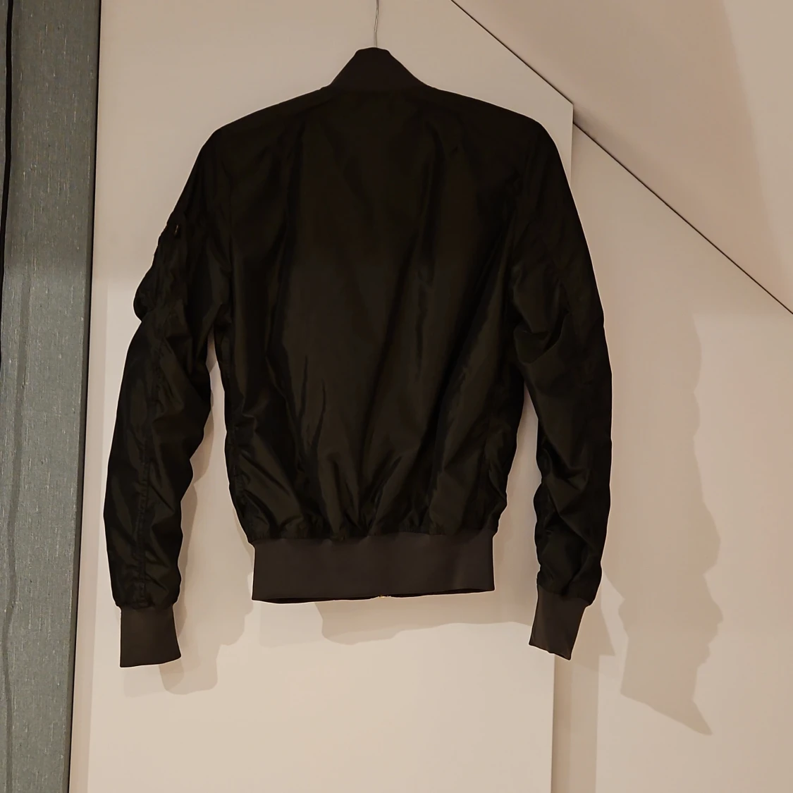 Svart bomberjacka Alpha Industries M - 2