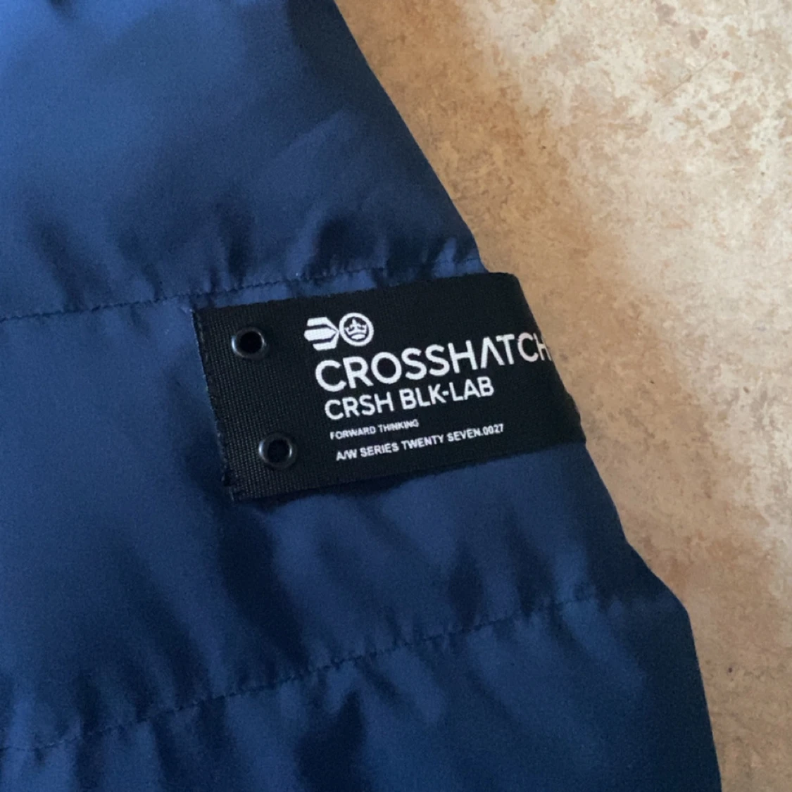 Blå pufferjacka från Crosshatch  - 2