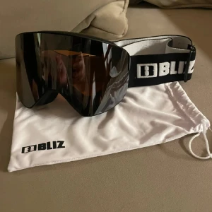 Skidglasögon - Helt nya sprillans skidglasögon ifrån Bliz!!!