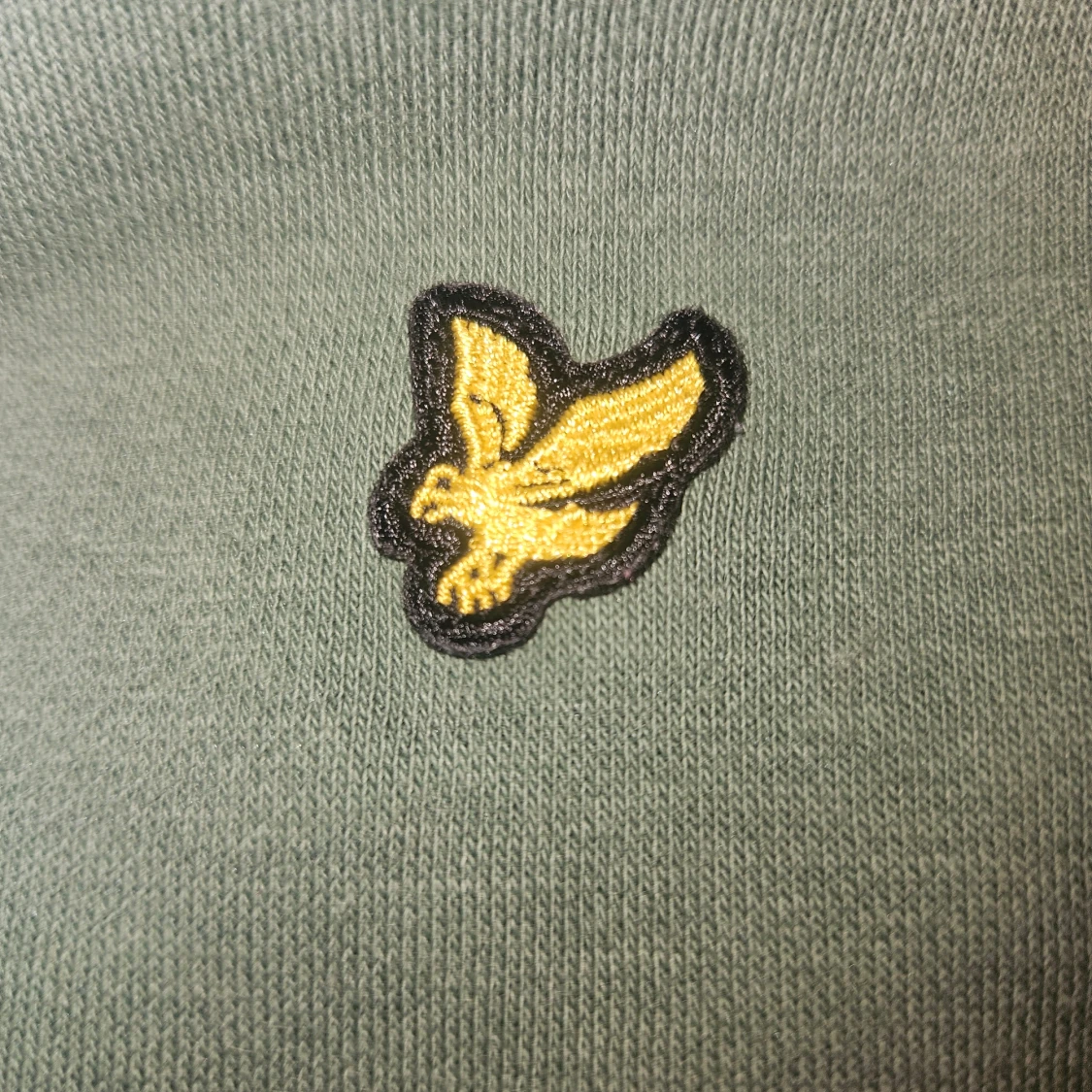 Grön hoodie från Lyle & Scott - 2