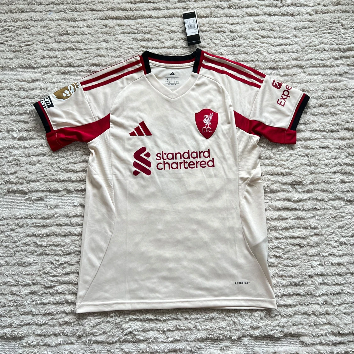 Isak Liverpool away 25/26 - 1
