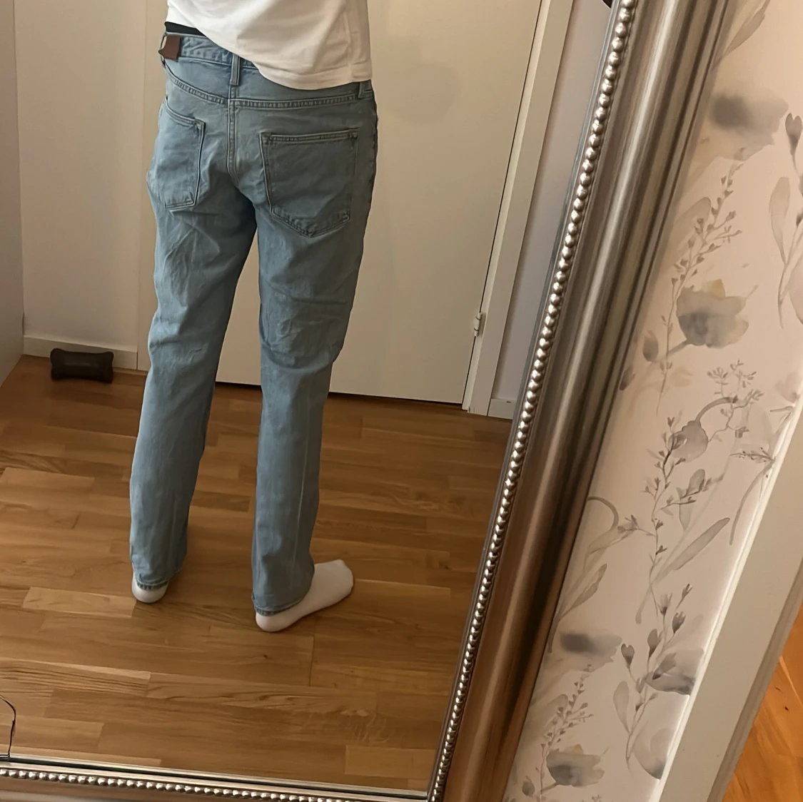 Ljusblå raka jeans - 2