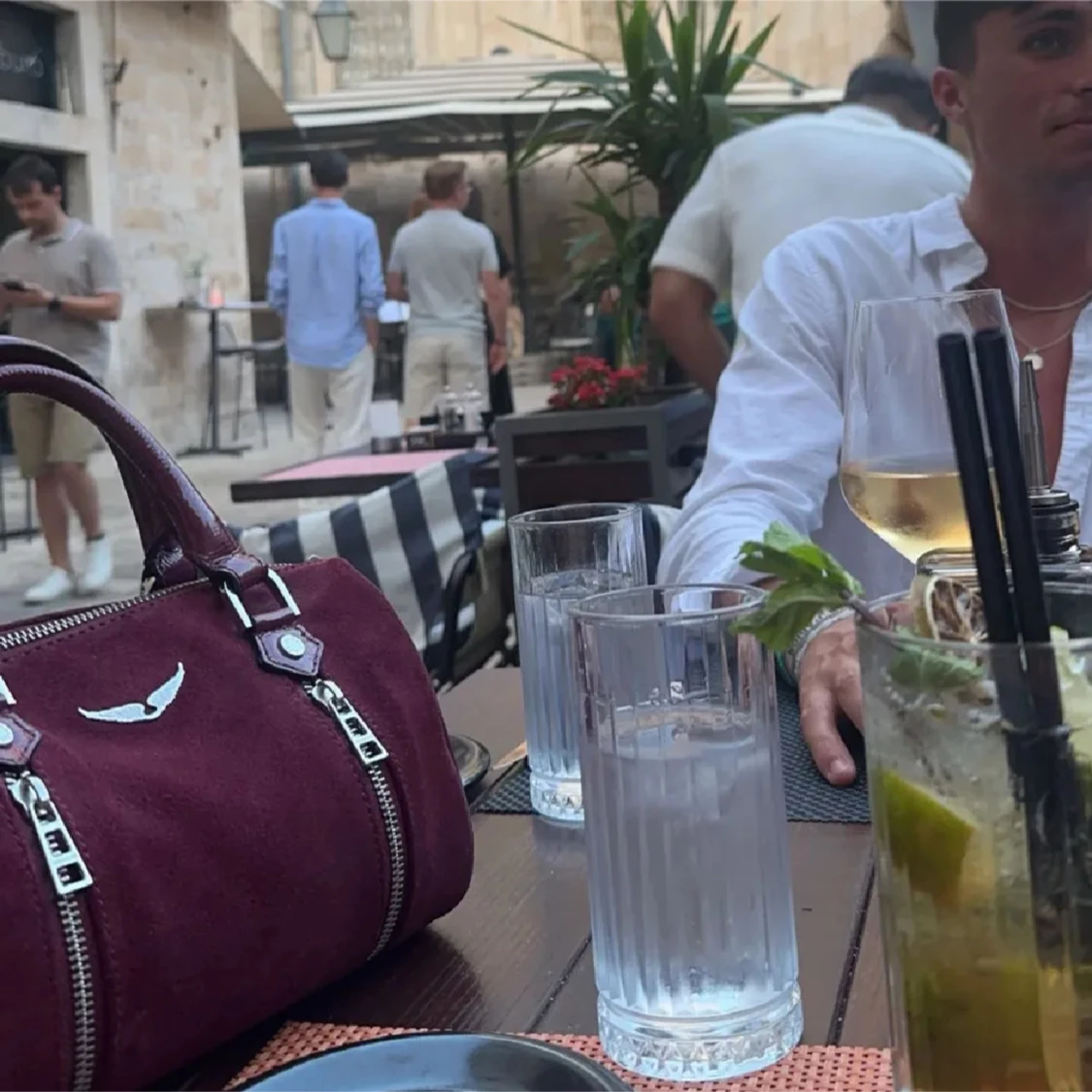 Vinröd handväska från Zadig & Voltaire - 2