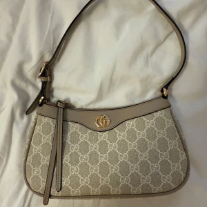 Väska - Använd 2-3 gånger helt som ny 