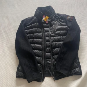 Parajumper cardigan - Authentic parajumper cardigan stockholm, skriv för mer information.