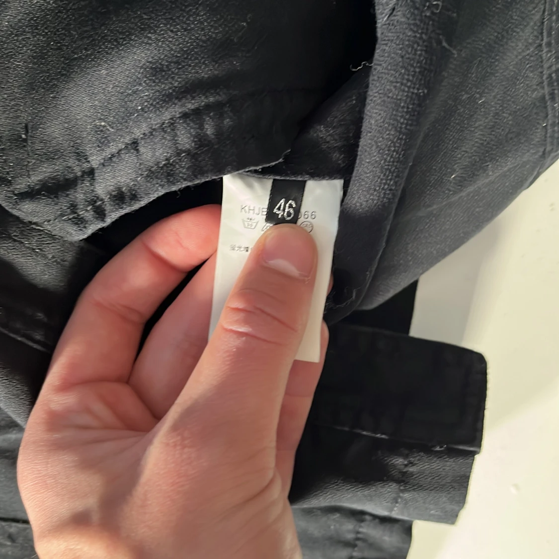 Svart jacka från a.v.v HOMME, stl 46 - 3