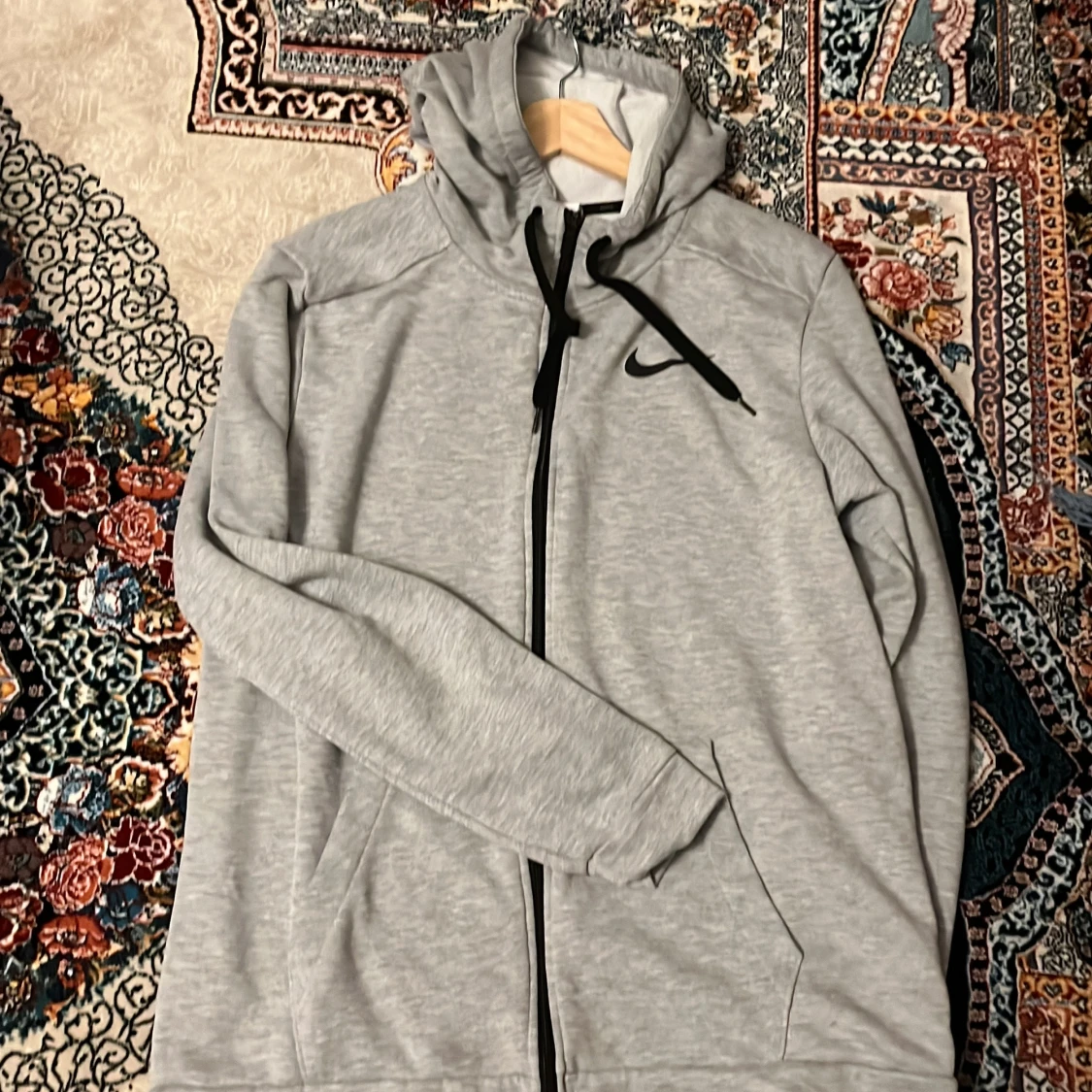 Grå Nike hoodie med dragkedja - 2