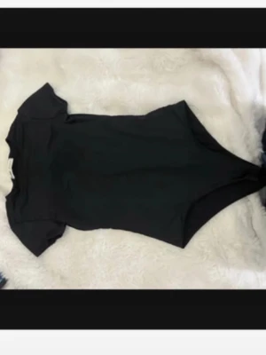 Body - Body från newyorker som aldrig använts. Storlek M men passar mig som brukar ha xs-s