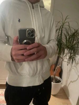 Ralph lauren - Riktigt fet Raffe zip | Storlek M | Skick 9/10 | pris 449kr | Kan mötas upp I Stockholm 