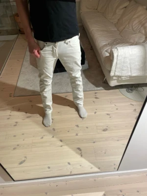 J.Lindeberg jeans - Vita J.Lindeberg jeans | Storlek 30/32 | Mycket bra skick | Först till kvarn!