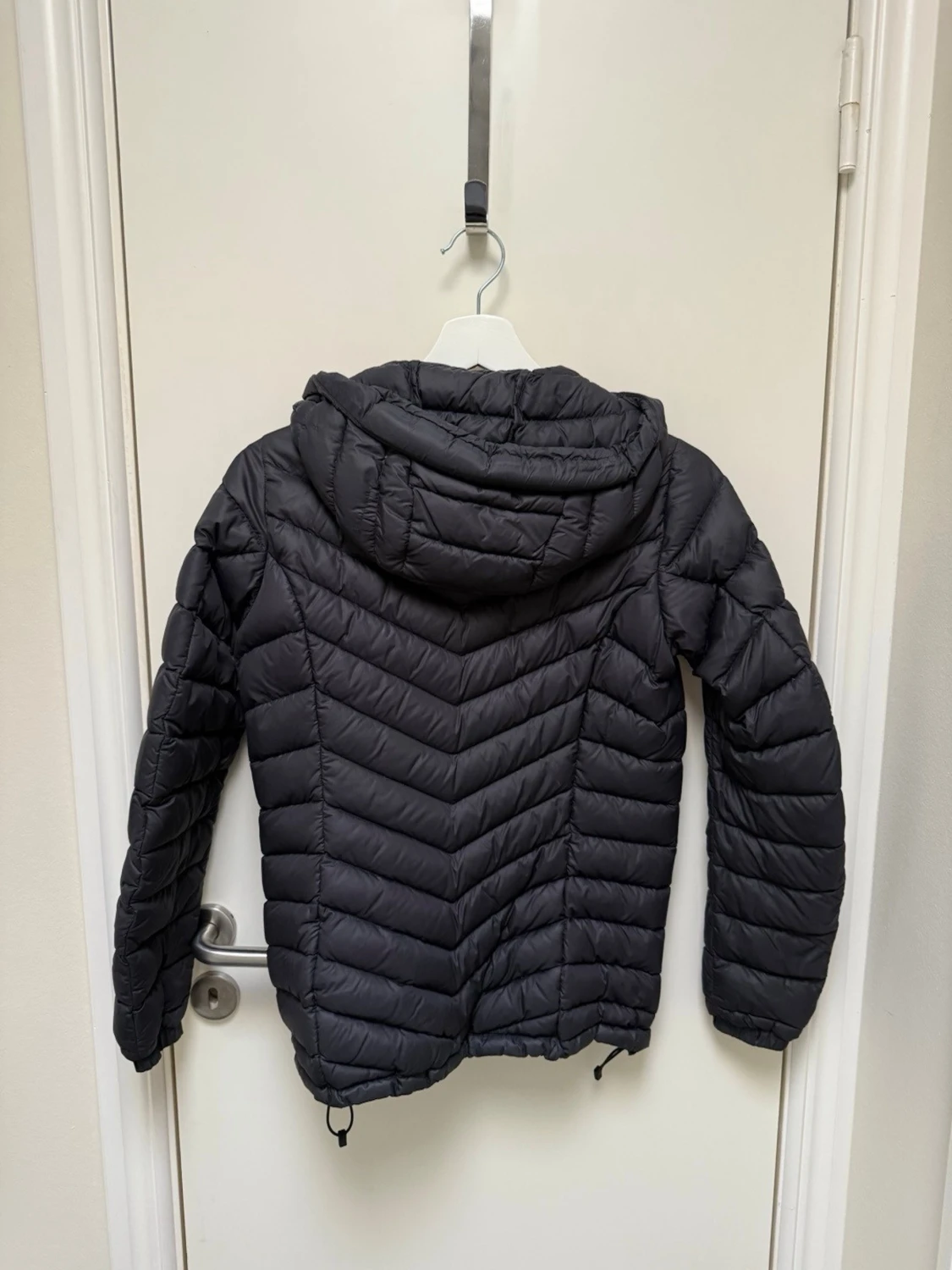 Svart dunjacka Peak Performance XS - 3