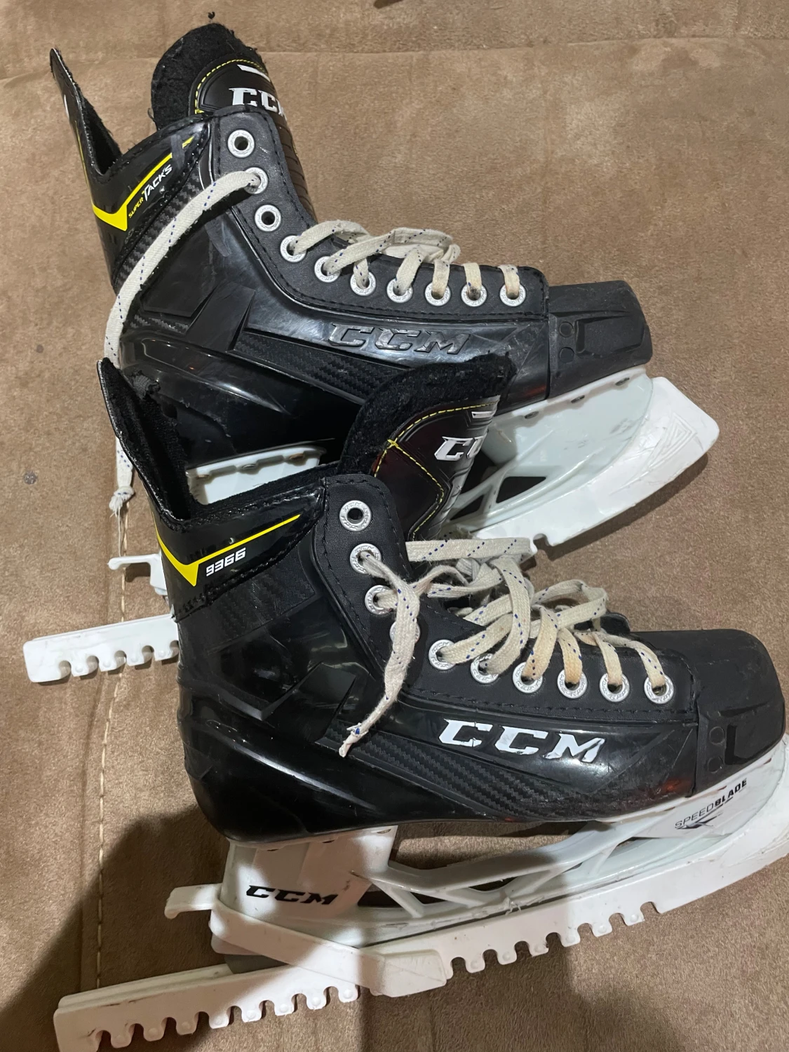 Svarta CCM hockeyskridskor 9366 - 1
