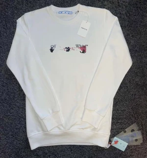 Off white sweatshirt - Mycket bra skick inga fel alls