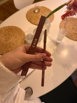 Caia läppenna - Helt ny läppenna från caia, jag köpte fel färg. Laguna🤍