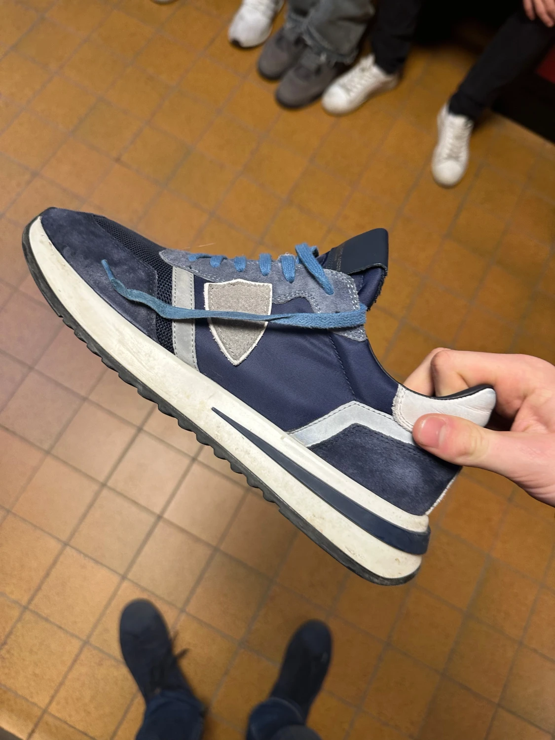 Blå sneakers från Philippe Model - 2