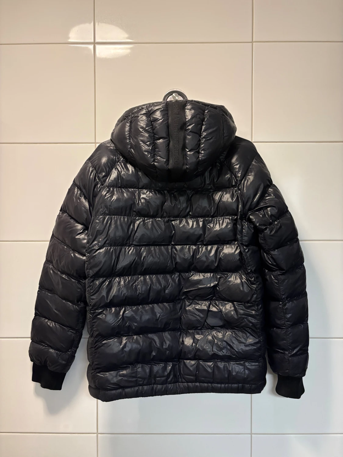 Svart Peak Performance dunjacka - 1