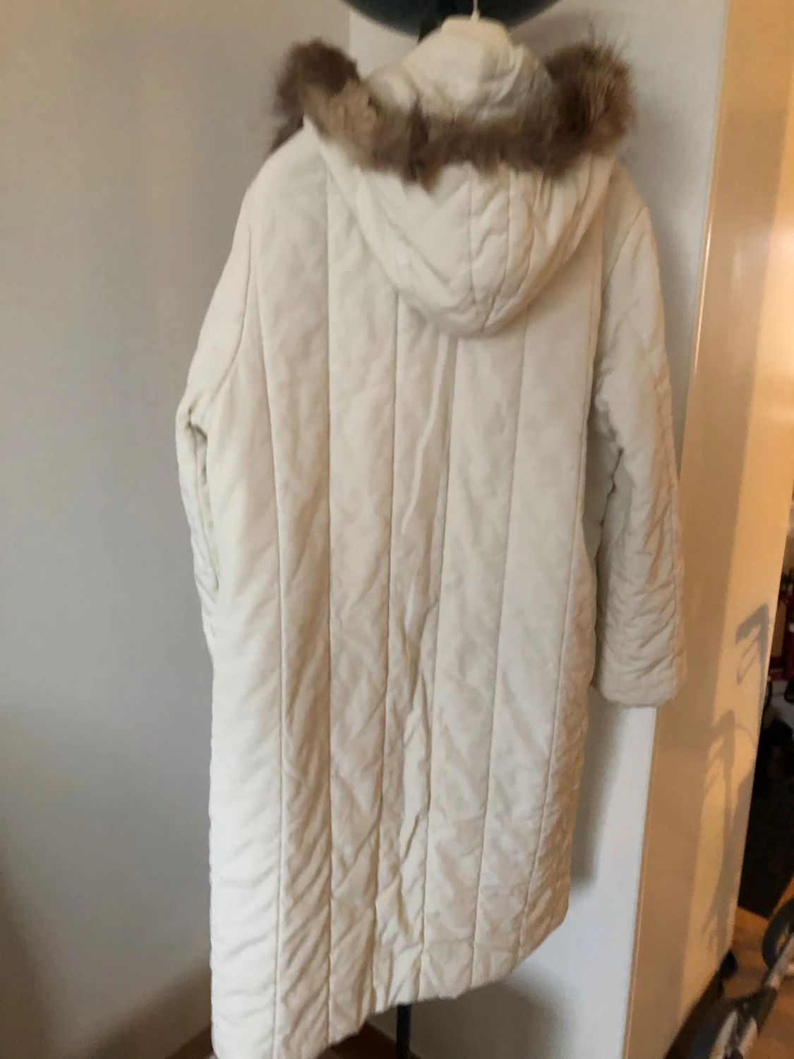 Vit lång pufferjacka med huva - 2