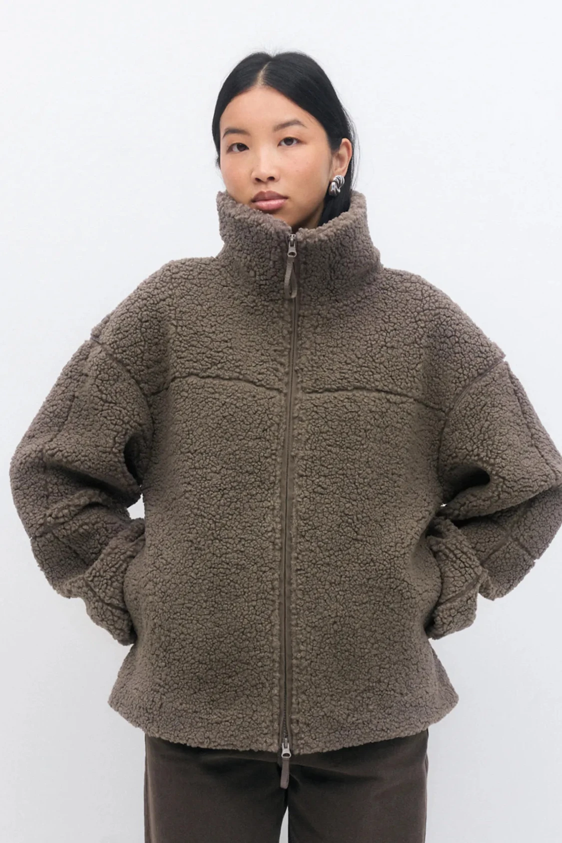 Brun teddyjacka med dragkedja