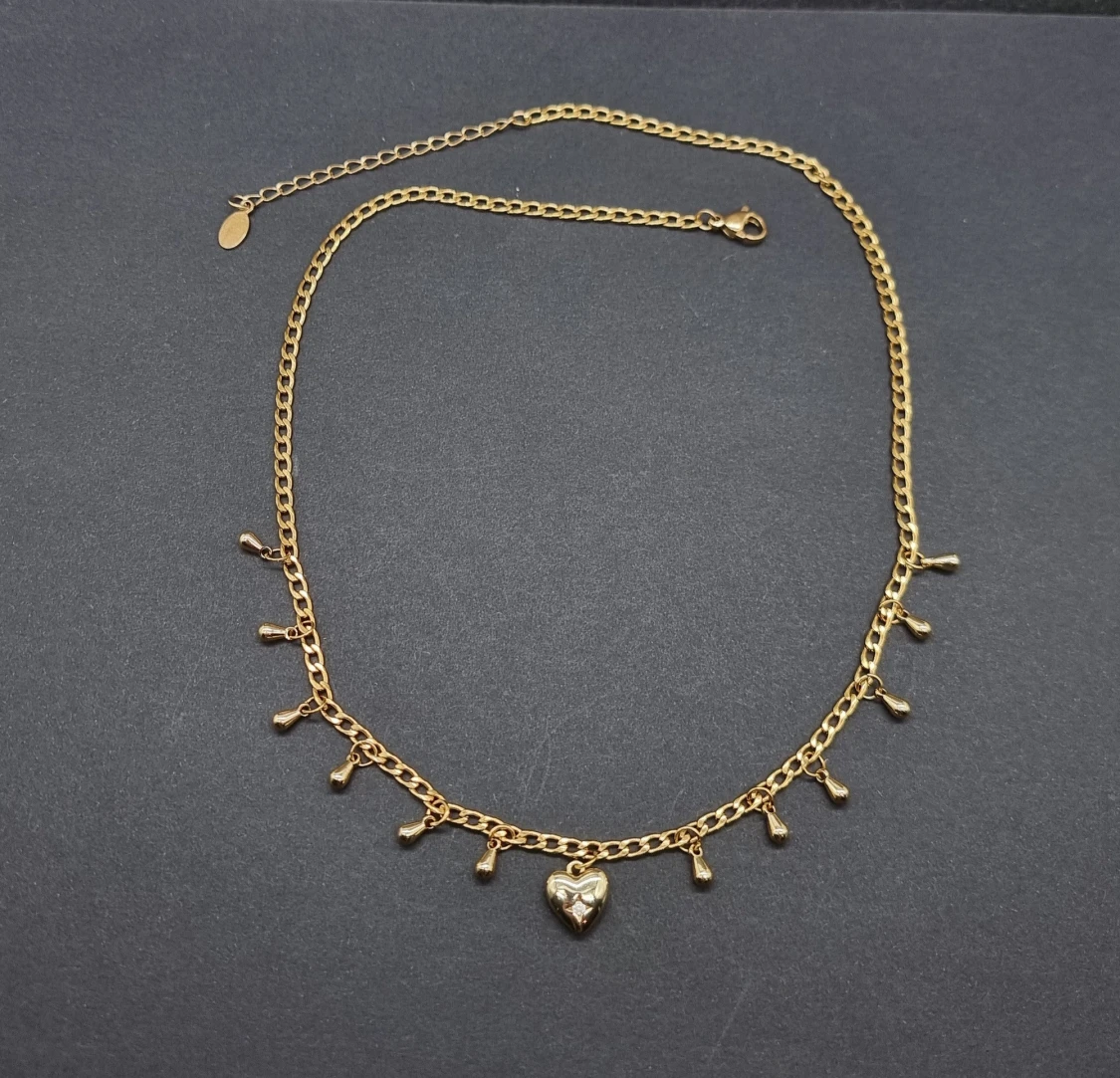 Handgjort halsband med hjärta  - 1