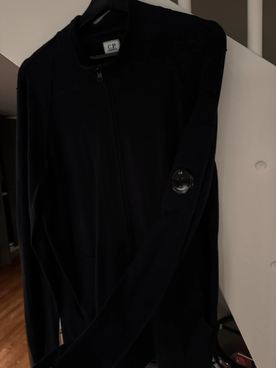 Blå zip-kofta från C.P. Company