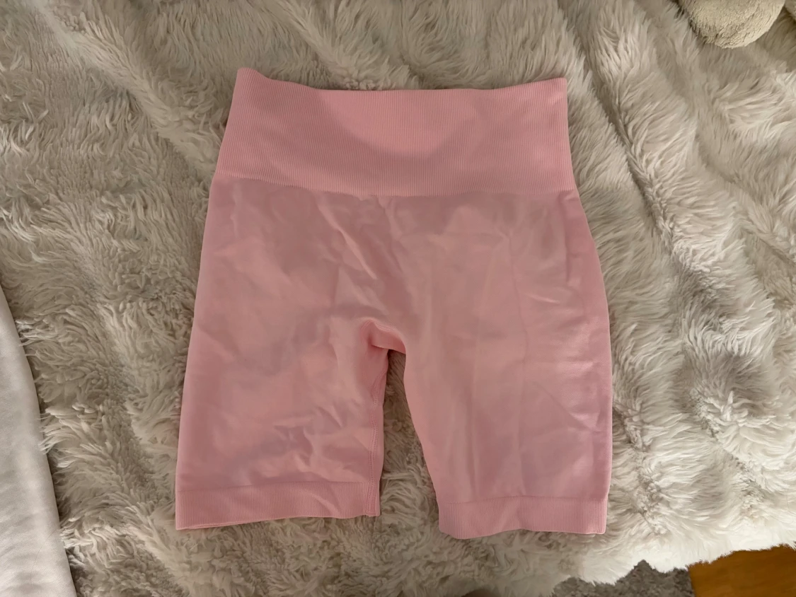 Rosa tränings shorts