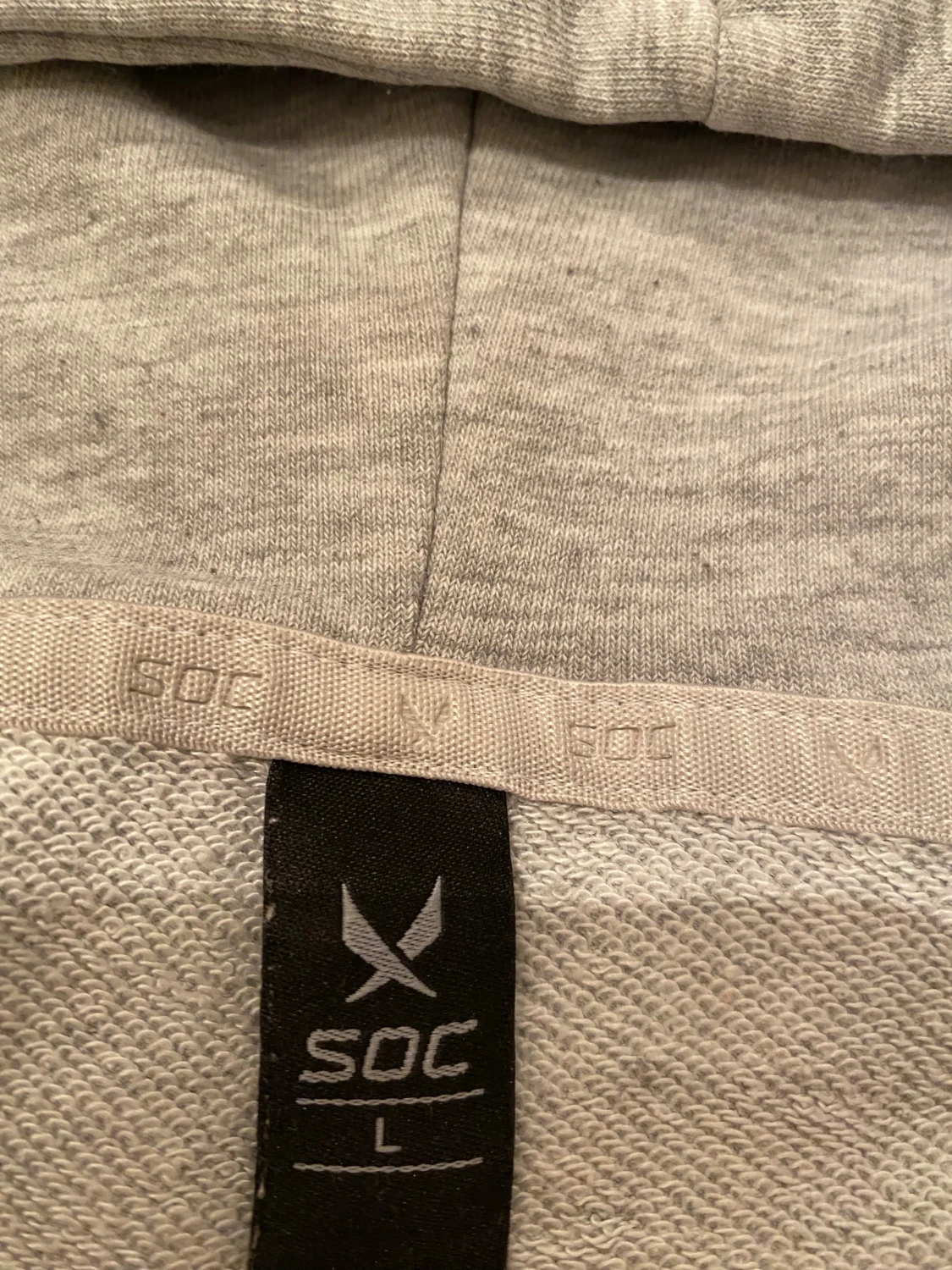 Grå zip-hoodie från SOC, storlek L - 2