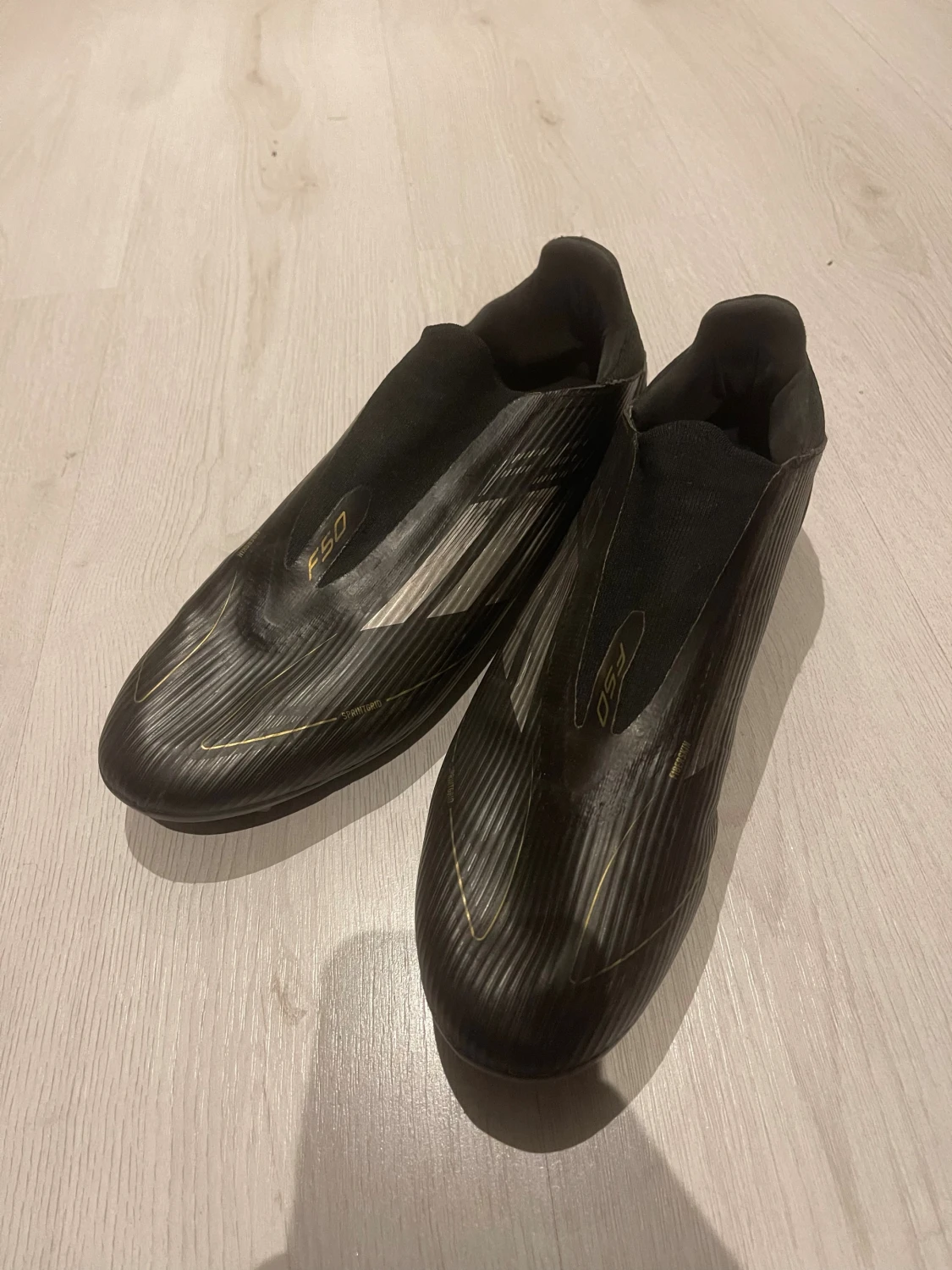 Adidas F50 svarta fotbollsskor - 1